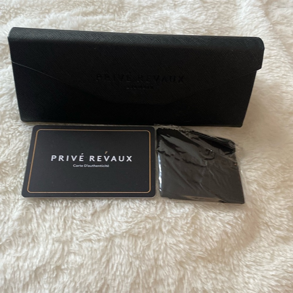 Black Prive Revaux glasses case